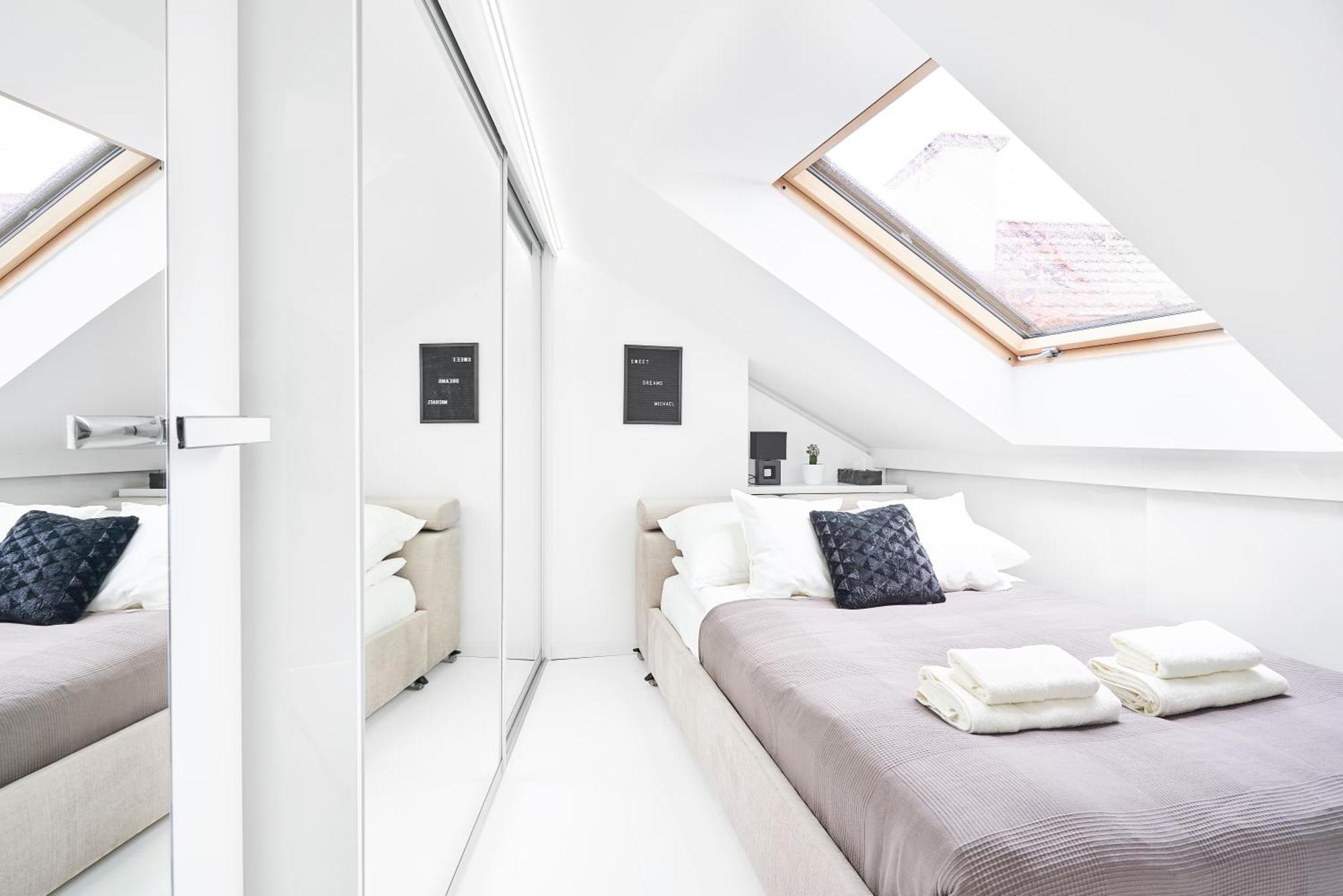 Апартаменты Unique Design Loft In Middle Of Centre Of Old Town With Netflix Краков Экстерьер фото